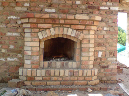 kamin v stile kantri
